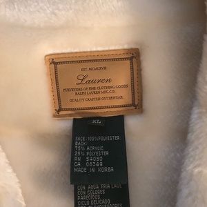 Raulph Lauren XL woman coat. White Suede exterior fur interior